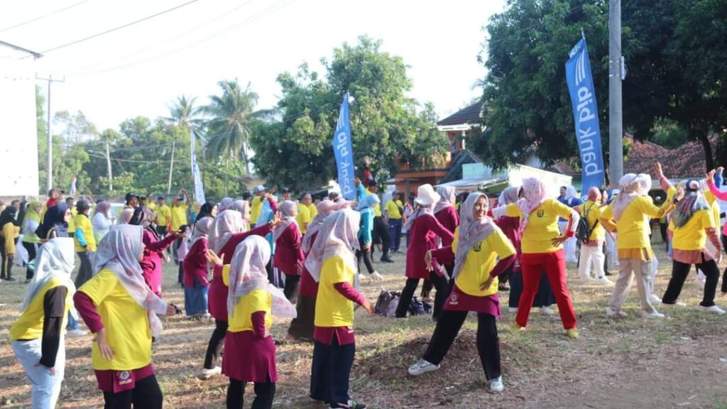 Ratusan Warga Antusias Ikuti Senam Sehat dan Jalan Santai Rangkaian HJKS ke 154