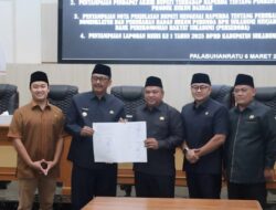 Bupati Sukabumi di Paripurna DPRD Sampaikan Pentingnya Produk Hukum Daerah Sebagai Instrumen Kebijakan