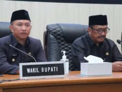 Bupati dan Wakil Bupati Sukabumi  Hadirin Rapat Paropurna DPRD