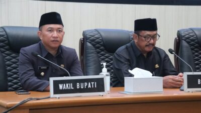 Bupati dan Wakil Bupati Sukabumi  Hadirin Rapat Paropurna DPRD