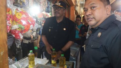Monitoring Bahan Pokok dan Harga Bupati Terjun Langsung Ke Pasar Semi Moderen Pelabuhan Ratu