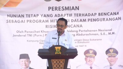 Bupati Sukabumi dan Penasihat Khusus Presiden Resmikan Huntap di Cisolok